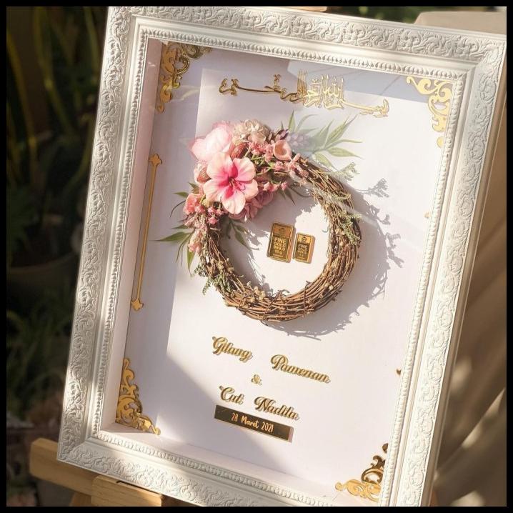 Mahar Pernikahan Bunga Artificial. Frame 30*40 Cm. Frame Replika Emas