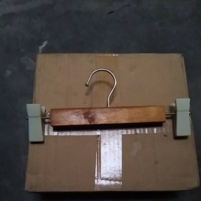 Penjepit baju jemuran(HANGER) terbuat dari kayu jati