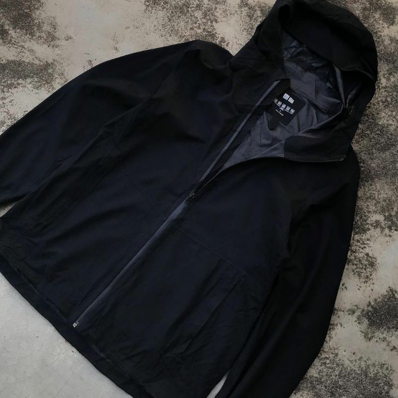UNIQLO BLOCK TECH JACKET