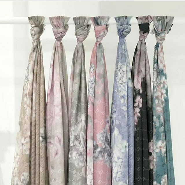 Buttonscarves BS Hydrangea Series Scarf