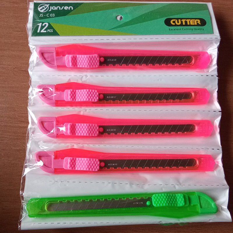 Cutter Kecil 13cm isi 12pcs