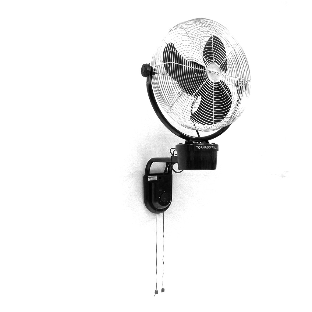 Wall Fan Tornado Kipas Angin Dinding Regency ZTW16 Kualitas Terbaik