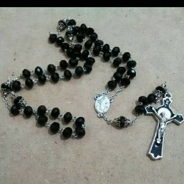 Rosario Kristal Hitam Costante