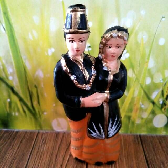 Topper Mainan Hiasan Kue Tart Pengantin Jawa