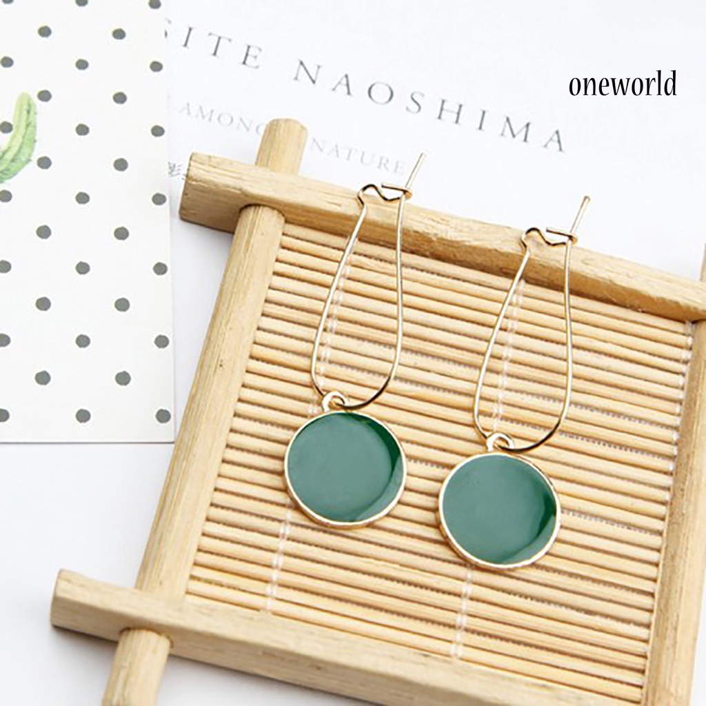 OW@ 1 Pair Earrings Elegant Wear-resistant Circle Shape Green Circle Earrings for Party