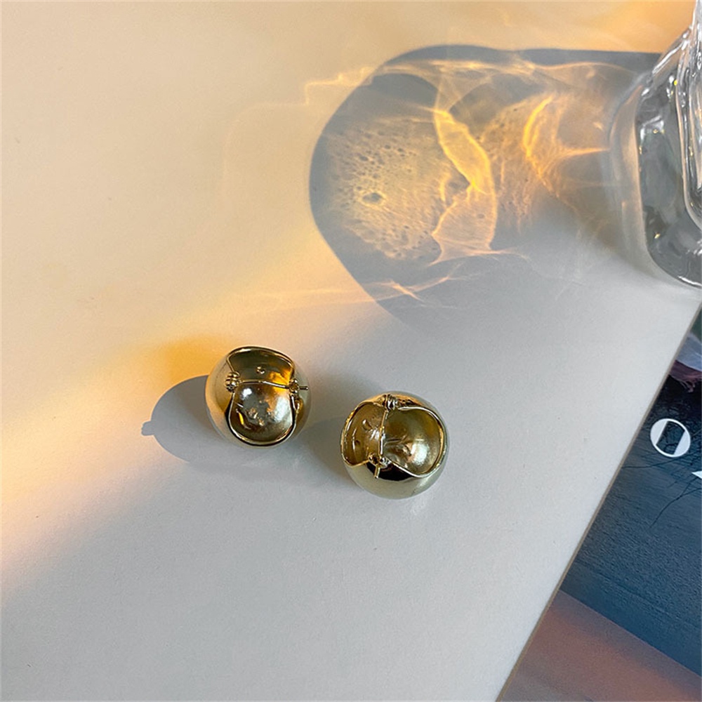 【COD Tangding】Korean Temperament High Sense Autumn Winter Versatile Earrings Metal Ball Ear Buckle