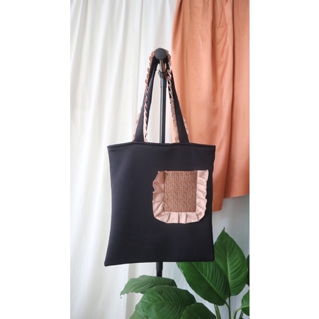 Yoora tote bag