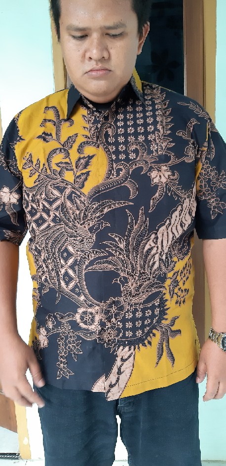 Batik Pria Lengan Lengan Pendek Baju Batik Tradisional Batik Solo Motif Aji Kuning Terbaru 2021