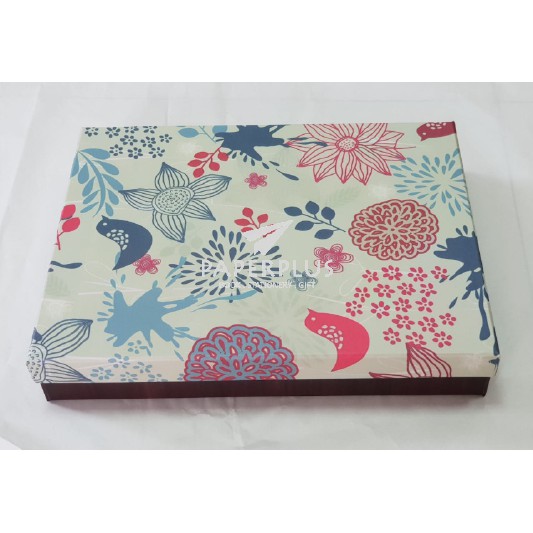 

Kotak Kado / Kotak Hadiah / Gift Box Pakaian B / Motif Burung dan Bunga