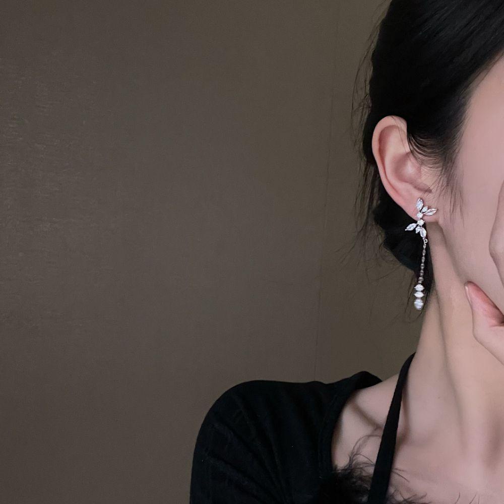 Agustinina Anting Rumbai Panjang Elegan Manis Perhiasan Fashion Berlian Imitasi Hadiah Indah Wanita Ear Studs