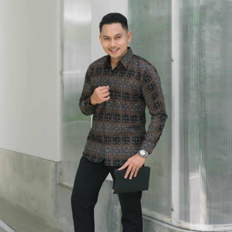 KOTAK BAYEMAN Kemeja Batik Pria Slimfit Lengan Panjang Lapis Furing