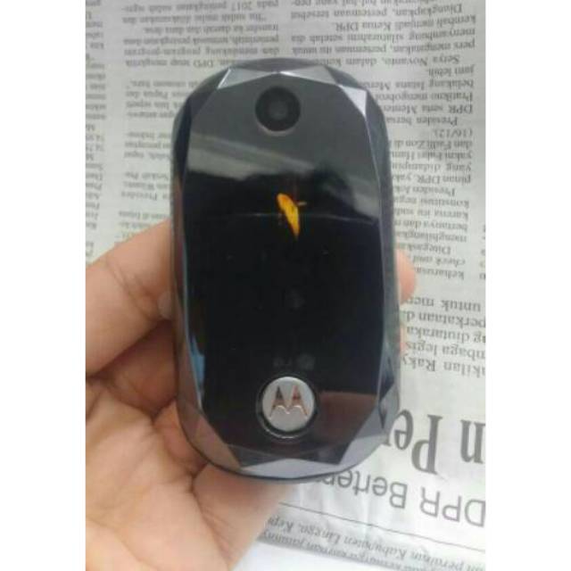 Motorola lipat Motorola u9 flip adik v8