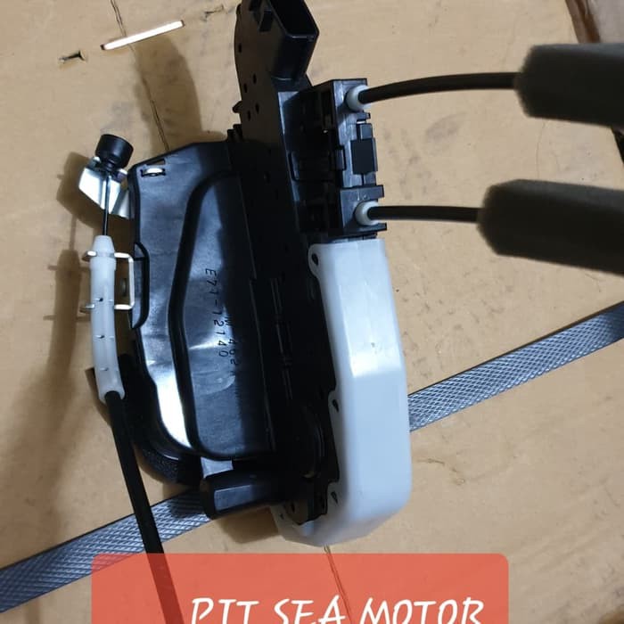 door lock nissan grand livina Original