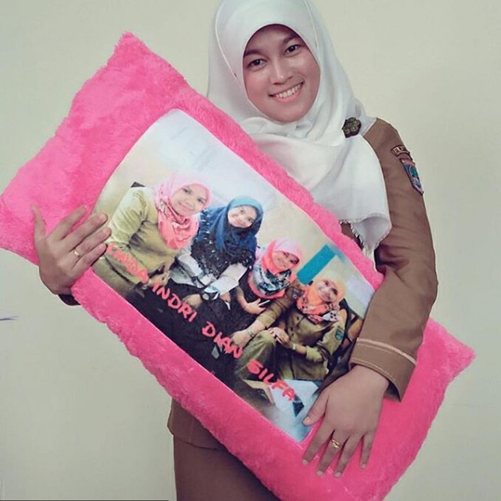 Bizzarpillow Bantal Foto Cinta Custom Bulu Rasfur 80x40 cm 1 HARI JADI !! BZ017