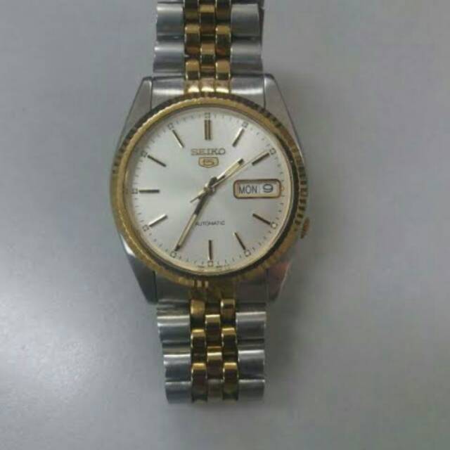 Jam Seiko 5 automatic