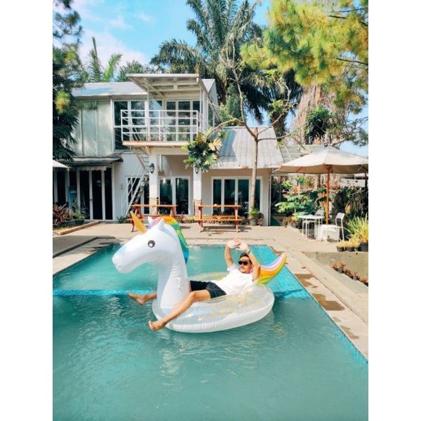 Sewa Pelampung Rental Giant Floaties Unicorn Glitter