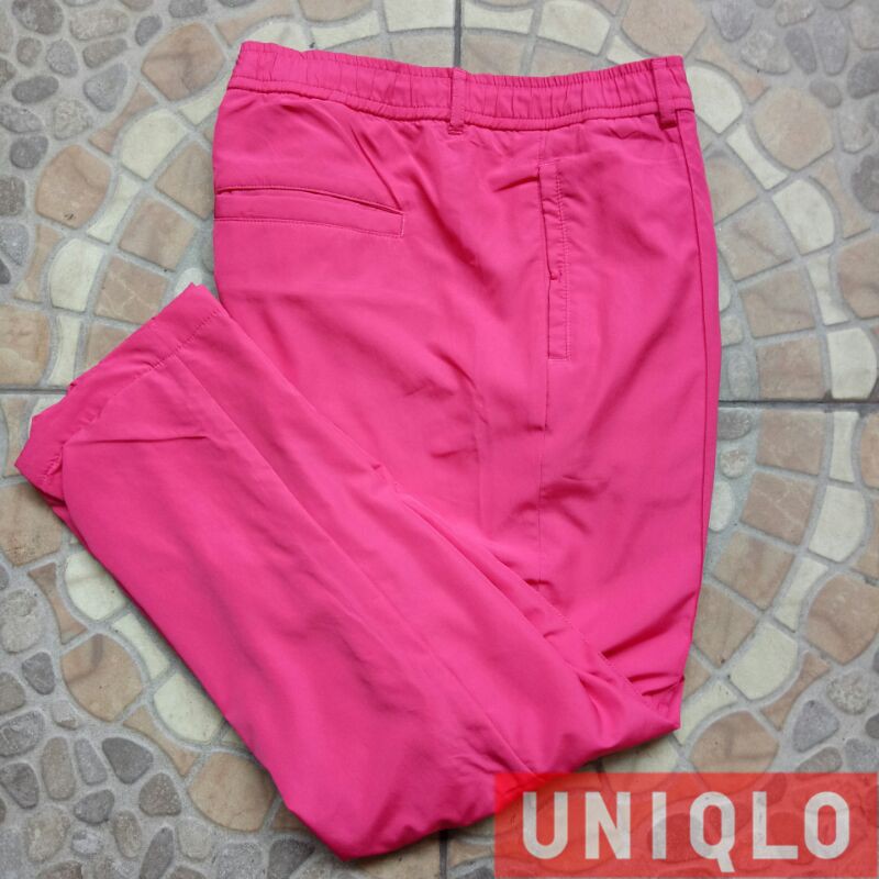 Celana training parasut Uniqlo second P01