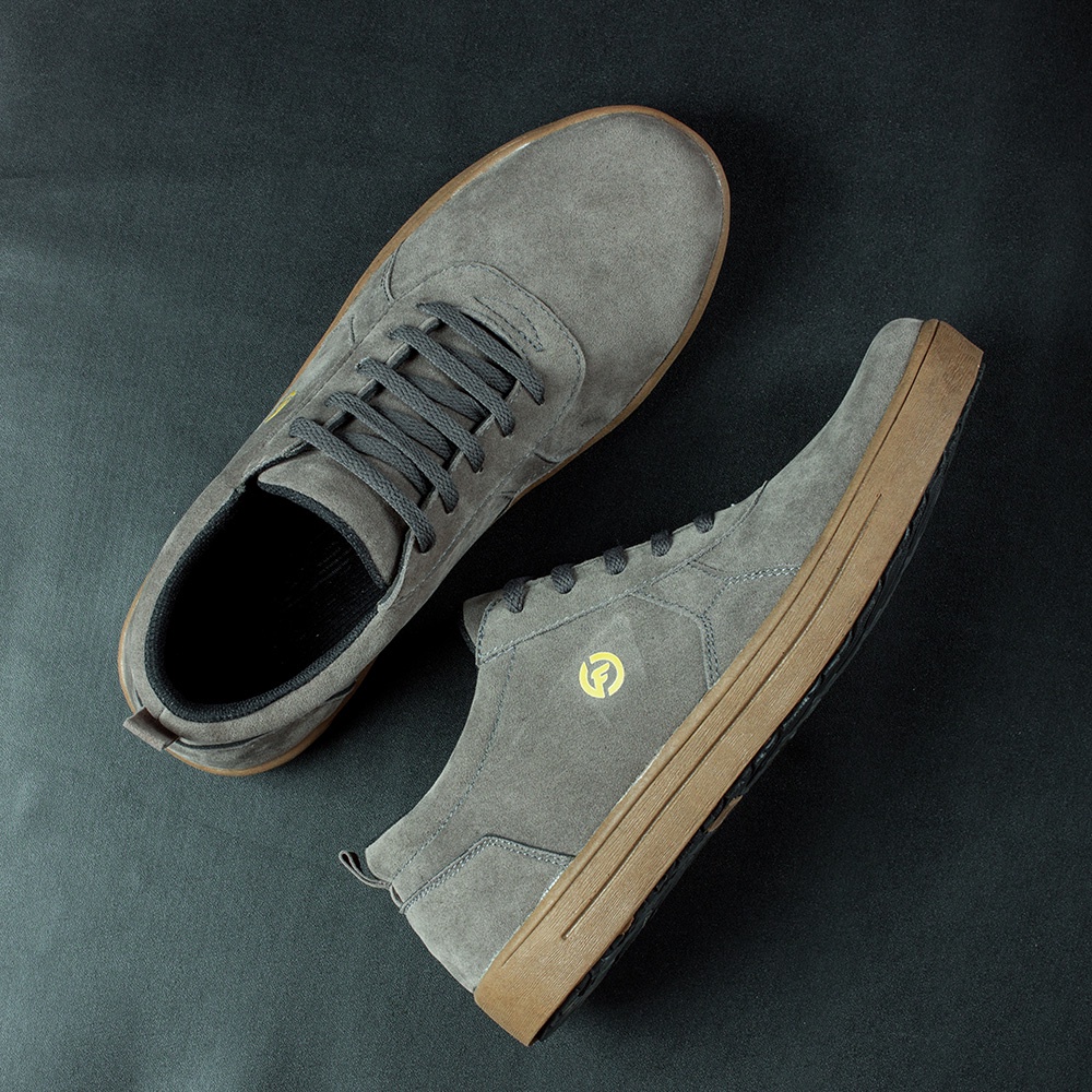 FLINT GREY |ManNeedMe x FLAZHBACK| Sepatu Sneakers Pria Casual Shoes ORI PREMIUM SOL DIJAHIT