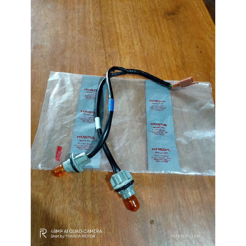 SOKET FITTING LAMPU SEN SEIN DEPAN HONDA VARIO 110 LED