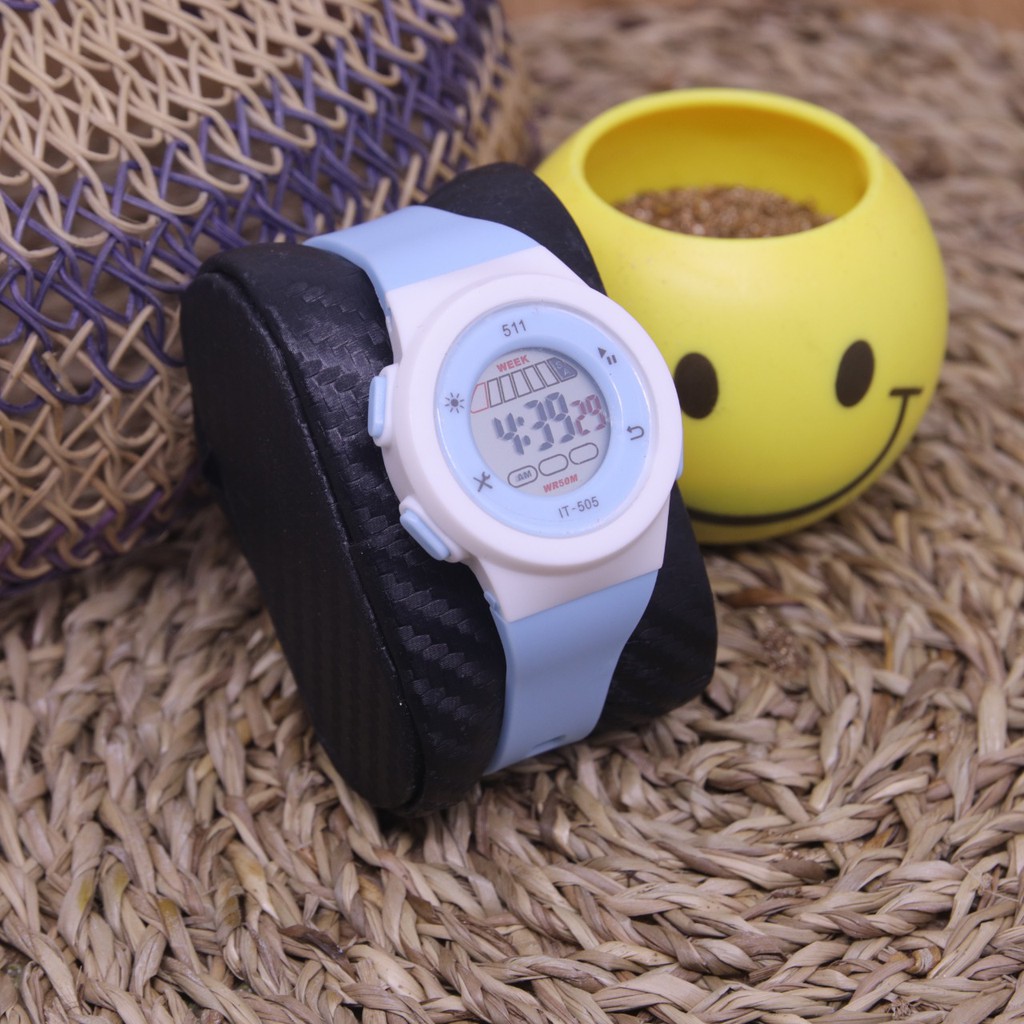 Jam Tangan Digital Wanita Simple Sporty Kualitas Semi Super Terbaru