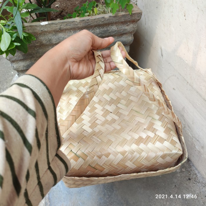 

[ Halodul ] besek cangking hampers 25×25cm