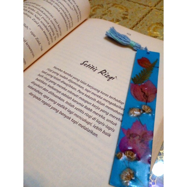 

resin bookmark/ pembatas buku resin