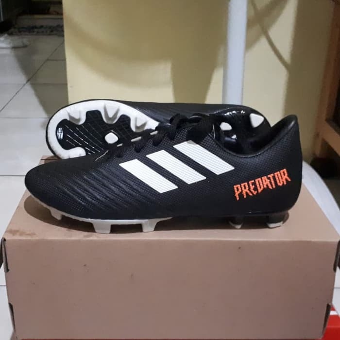 DISKON.. SEPATU BOLA ADIDAS PREDATOR TERMURAH
