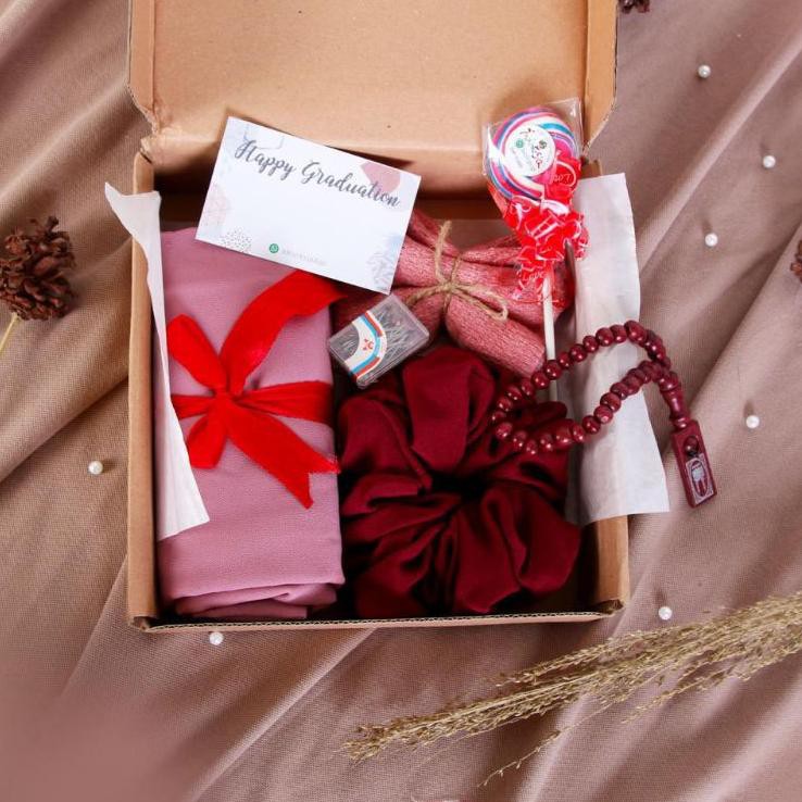 

HBQ HAMPERS HIJAB GIFT BOX KADO ULANG TAHUN♪☪ (Diskon)