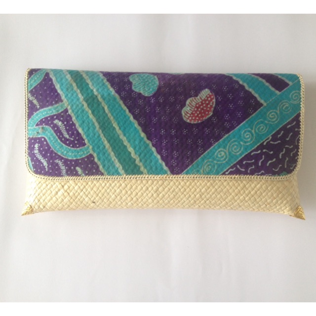 CLUTCH ANYAMAN PANDAN BATIK