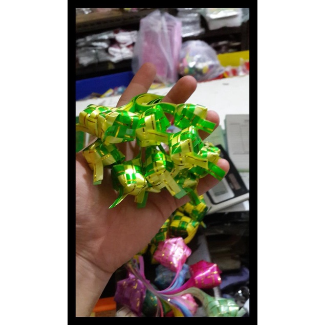 

HIASAN IDUL FITRI KETUPAT HIAS LEBARAN HIJAU KUNING PARCEL PLASTIK TERMURAH
