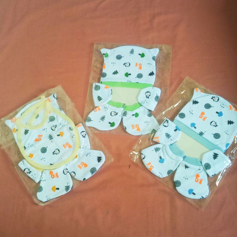 1 SET TOPI BAYI KUPLUK+SARUNG TANGAN+SARUNG KAKI + SELABER NEWBORN LOVE ME 0-3 bulan