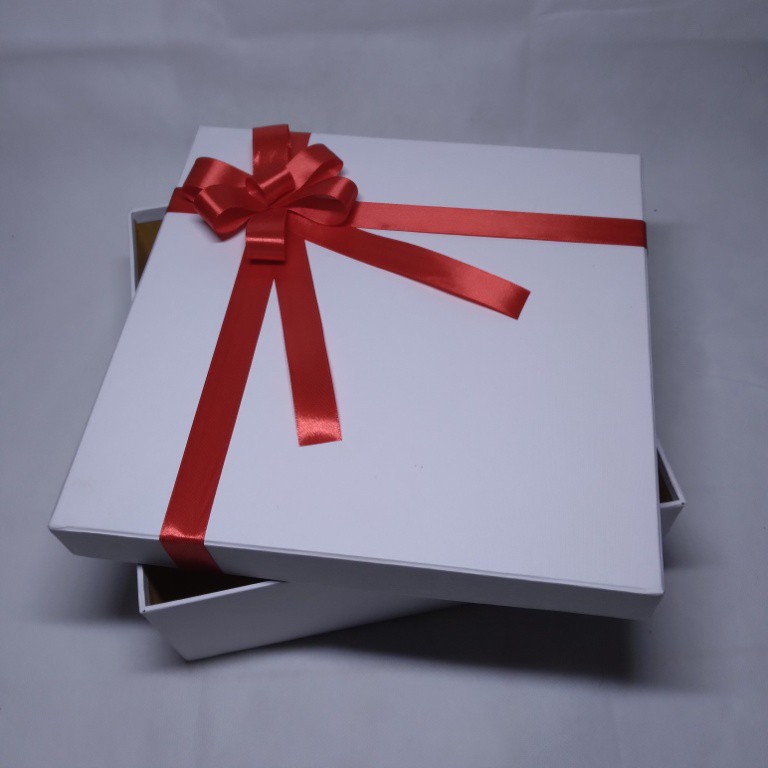 

Kotak Kado Gift Box 20x20x10 Kotak Hadiah Hampers Box Packaging Hadiah Box