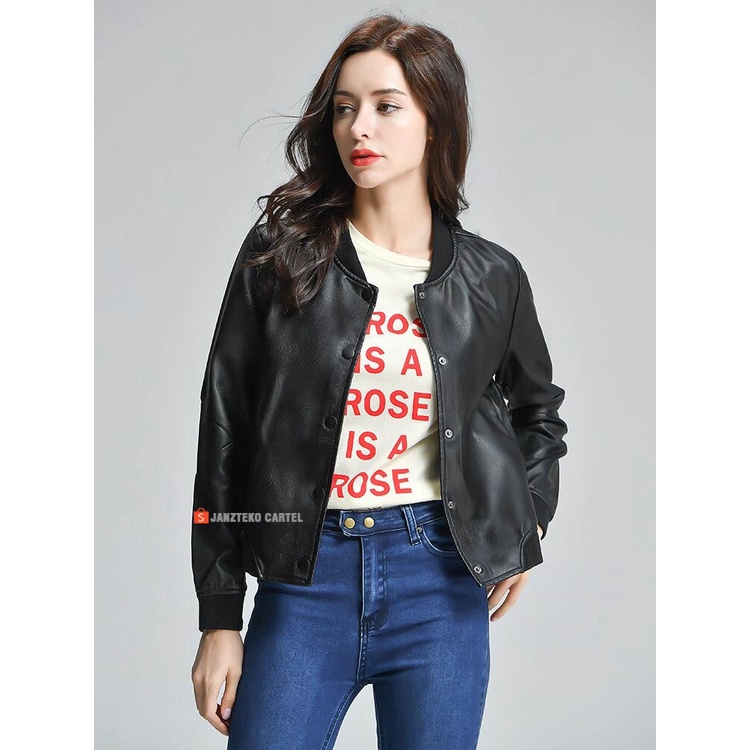 JNK x YUI - Jaket Wanita Bomber Casual Kancing Biker Motor Bahan Semi Kulit Sintetis Viena Grade A Plus Faux Synthetic Leather Jacket Original Premium Branded Cewek Perempuan Outfit Hijab Longsleeve Tangan Panjang RIB Karet Streetwear Baseball Elegant ORI