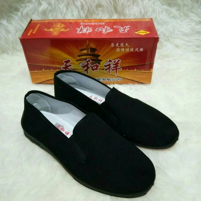 Sepatu slip on kungfu kain kanvas hitam bigboss bigbos