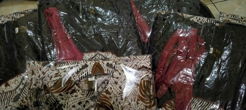 Gamis Couple • Gamis Brukat Maxmara Tile Jaring • Kemeja Batik Pria Terlaris Best Seller Berkualitas