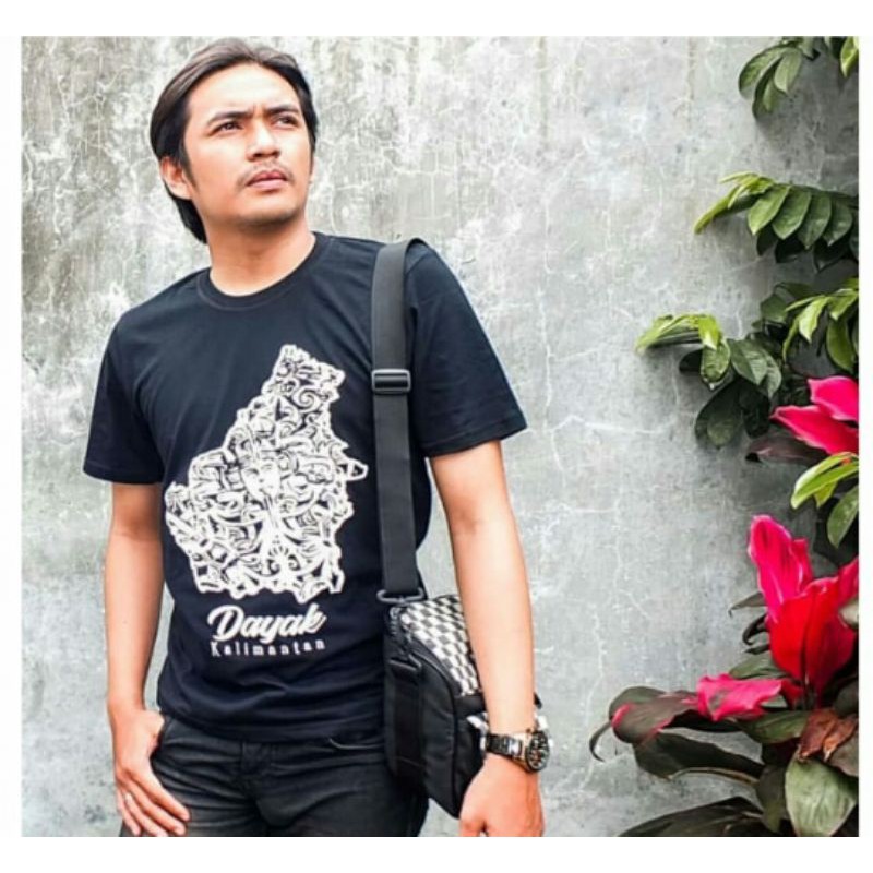 Baju kaos Dayak Kalimantan