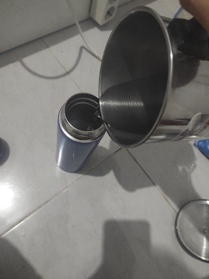 Teko Listrik Q2 / Mug Listrik Q2 / Muk Listrik Q2 / Teko Pemanas Air Q2