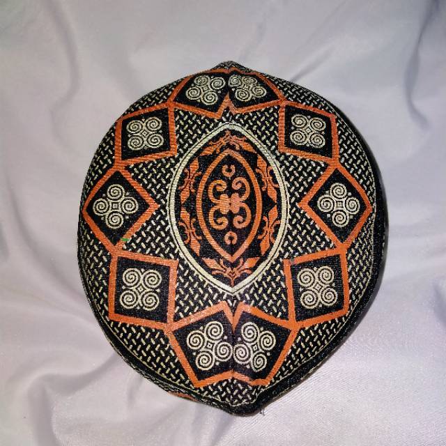 PECI SONGKOK MOTIF BORDIR