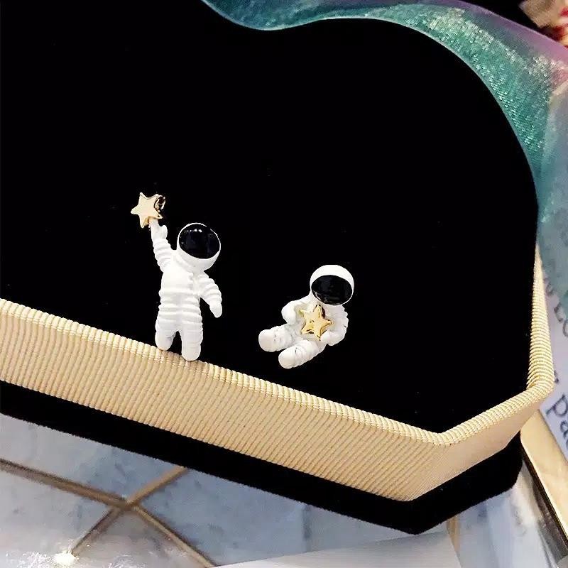 Anting Wanita Korea Motif Karakter astronot Fashion AST77