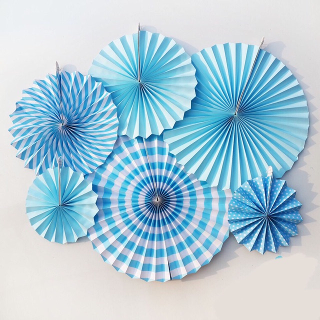 

Paper fan kertas krep bentuk kipas dekorasi pesta paper fan garland