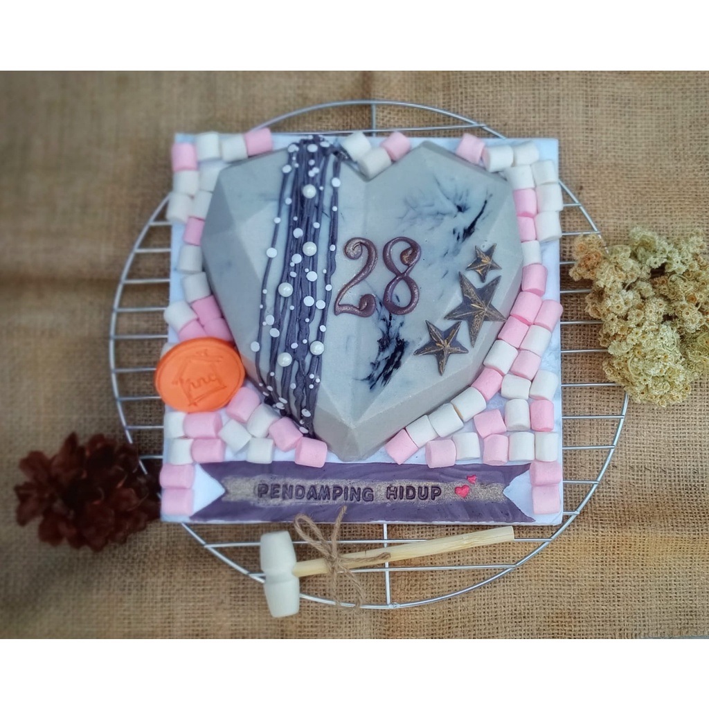

Pinata Chocolate Love Diamond Polos/Marmer/Custom Chocolate/ Chocolate Smash+free lilin