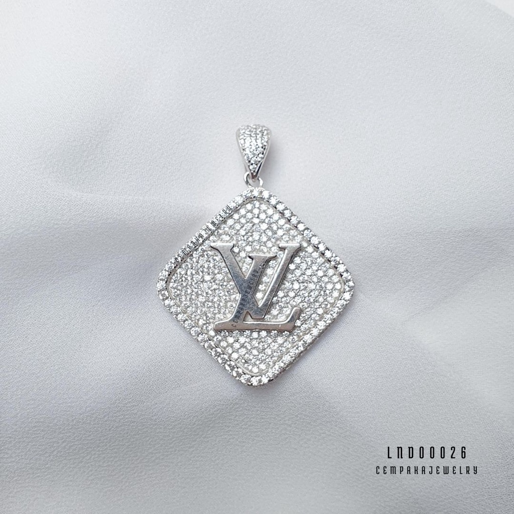 Liontin Wanita LV Perak Silver 925 (tanpa kalung)