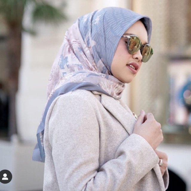 NEW Les Amities Blue Buttonscarves