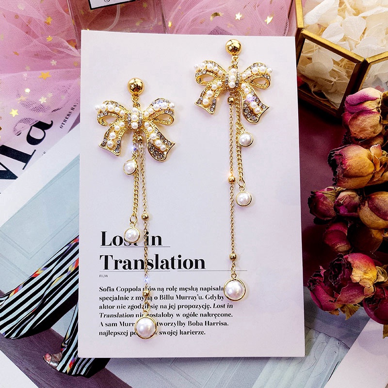 Anting Stud Panjang Desain Pita Bahan 925 Silver Aksen Berlian Gaya Korea