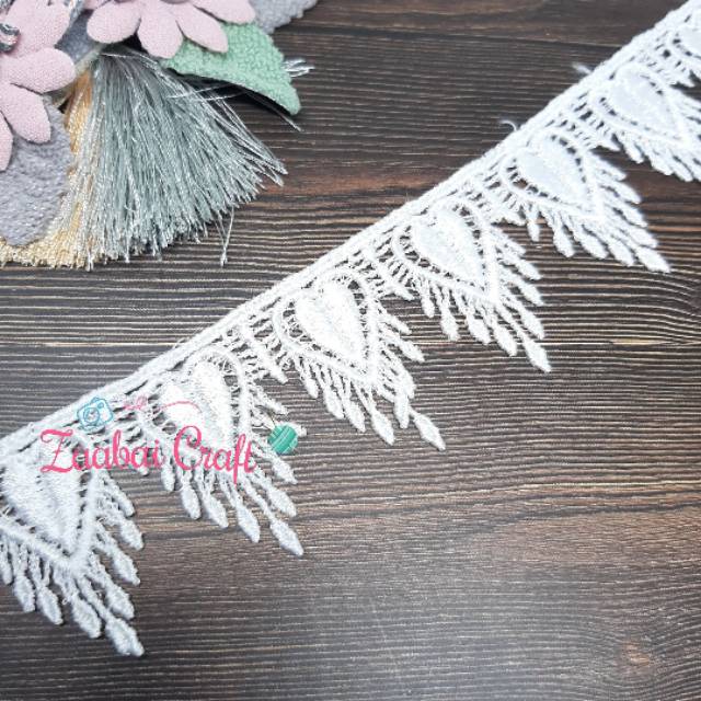 RENDA GIPER PUTIH BORDIR BUNGA DAUN