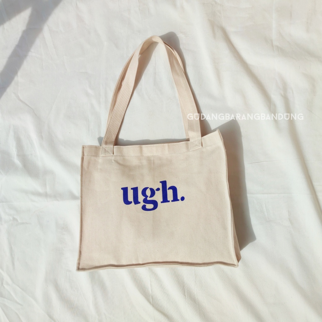 Tote Bag Canvas dengan Desain Square 'UGH': Gaya yang Ekspresif untuk Aktivitas Anda!