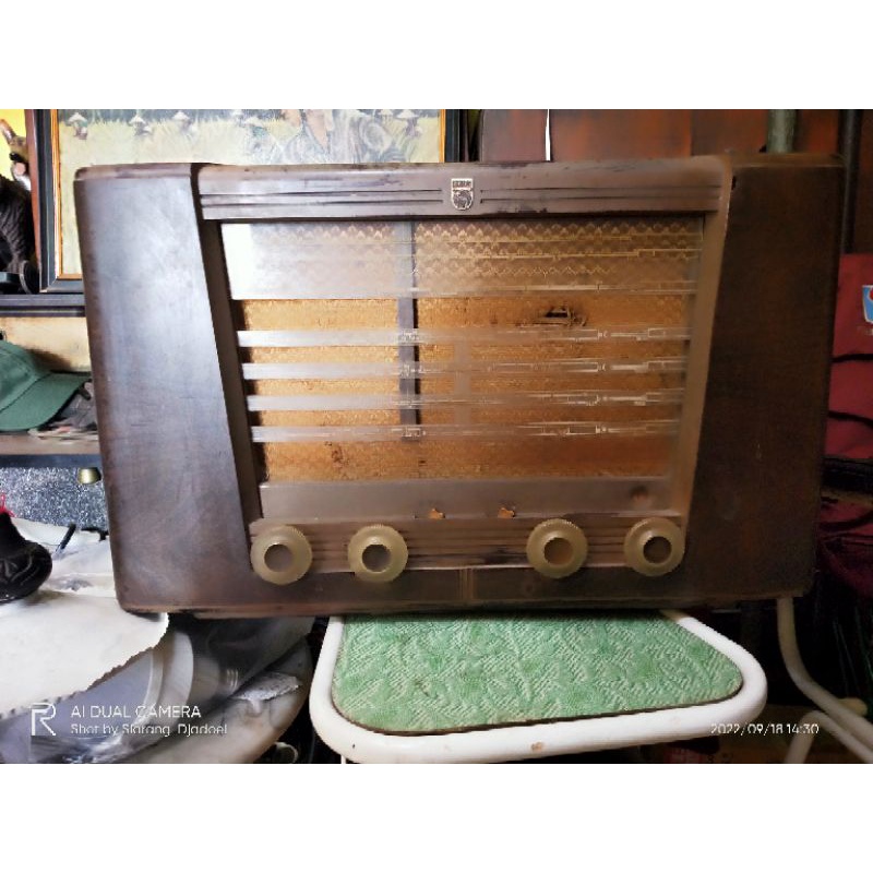 radio tabung antik kuno Philips Holland