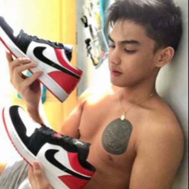 Nike Air Jordan 1 Low Pendek - Black Toe