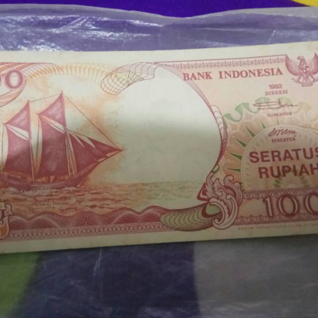 Uang kertas 100rupiah thn 1992. No seri berurutan