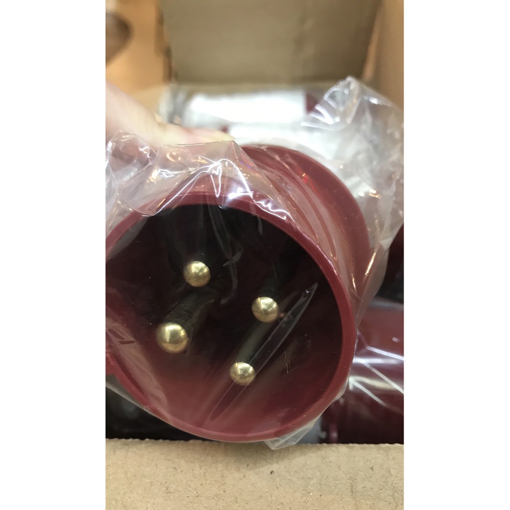Plug Mounting 4P 32 Ampere / Male Steker 4x32A E024 / 4P-32A E 024 / Plug 4kaki 32ampere 4pin/4pole